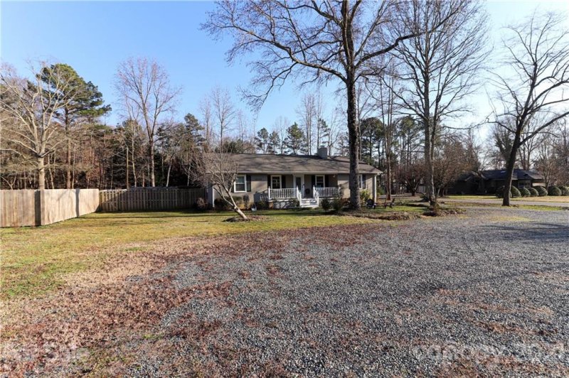 Property image 5 at 10503 Knox Avenue, Matthews, NC 28105