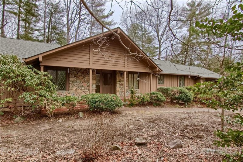 Property image 3 at 200 Camellia Way, Hendersonville, NC 28739