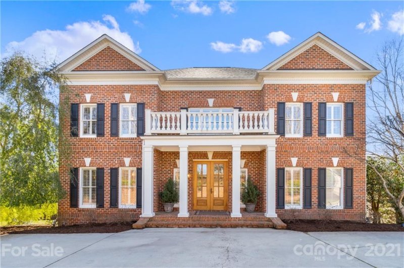 Property image 2 at 815 36th Avenue Place, Hickory, NC 28601