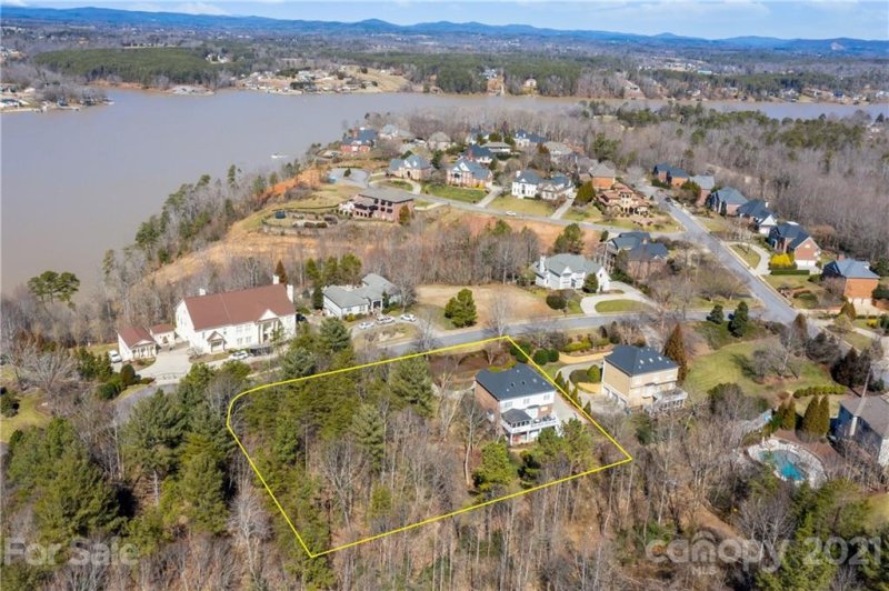 Property image 3 at 815 36th Avenue Place, Hickory, NC 28601