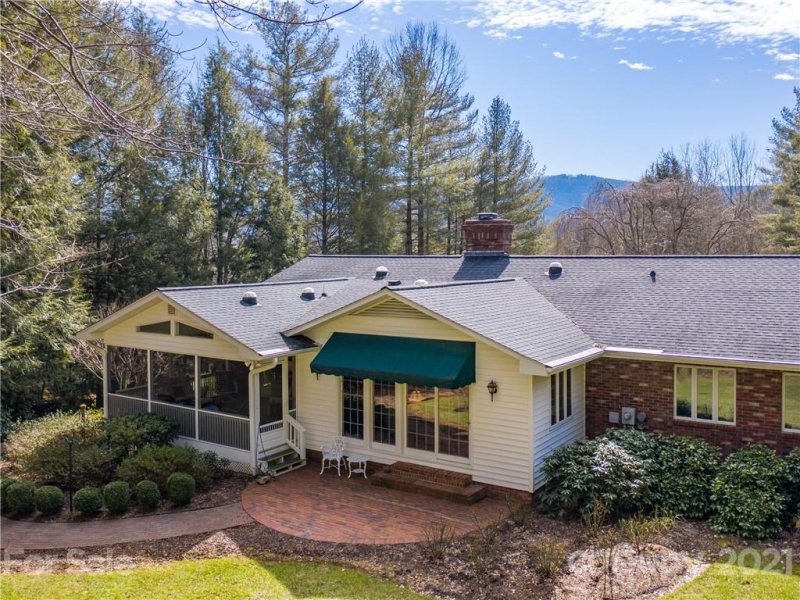 Property image 2 at 15 Legendary Road, Hendersonville, NC 28739