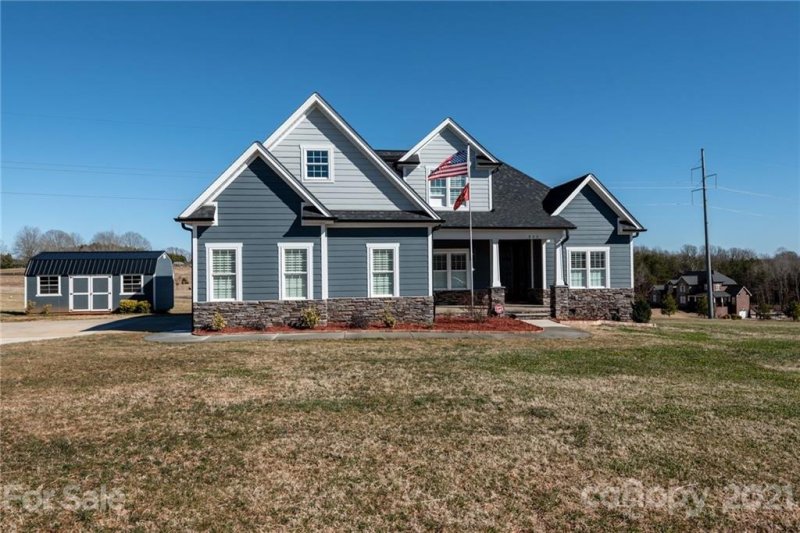 935 Oak Ridge Farms Circle