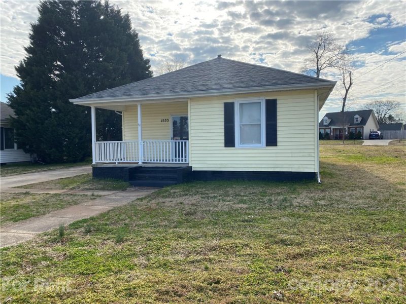 1533 Perfection Avenue