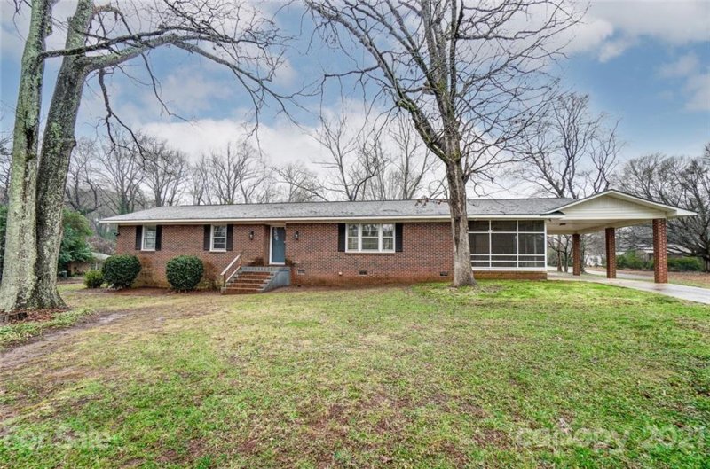 811 Ragin Lane