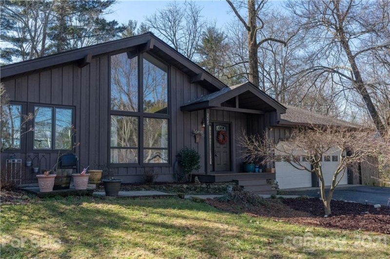 Property image 2 at 3225 Hickory Hill Road, Hendersonville, NC 28792