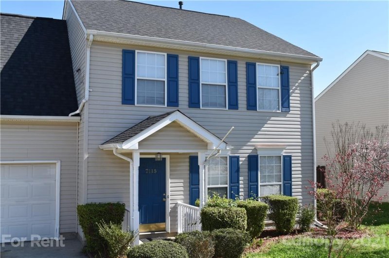 Property image 2 at 7115 Smithton Lane, Charlotte, NC 28213