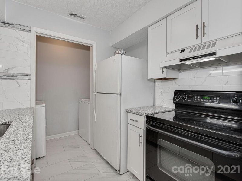 Property image 5 at 8117 Tremaine Court, Charlotte, NC 28227