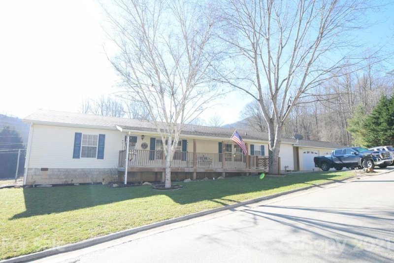 39 Town Mountain Road