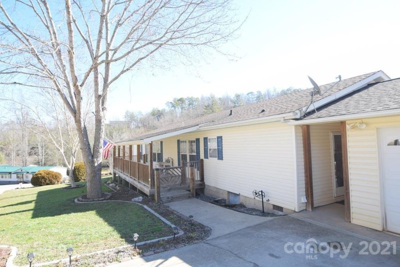 Property image 2 at 39 Town Mountain Road, Bryson City, NC 28713