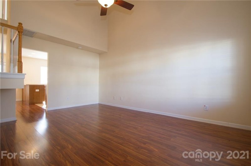 Property image 2 at 3585 Draycott Avenue, Charlotte, NC 28213