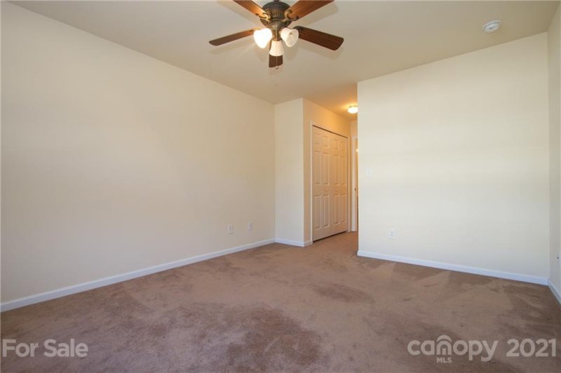 Property image 4 at 3585 Draycott Avenue, Charlotte, NC 28213