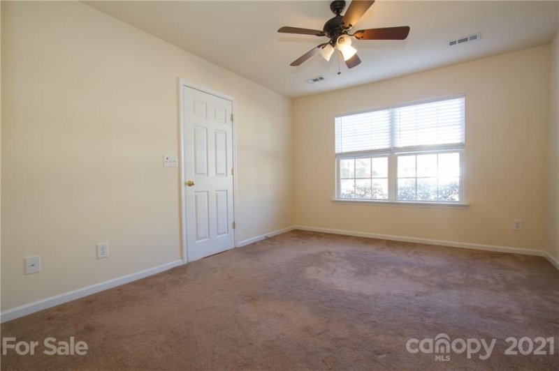 Property image 5 at 3585 Draycott Avenue, Charlotte, NC 28213