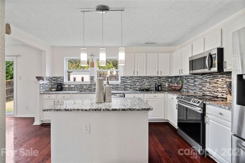 410 Settlers Ridge Drive