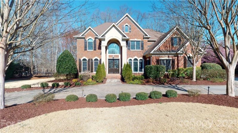 Property image 3 at 8009 Caliterra Drive, Matthews, NC 28104