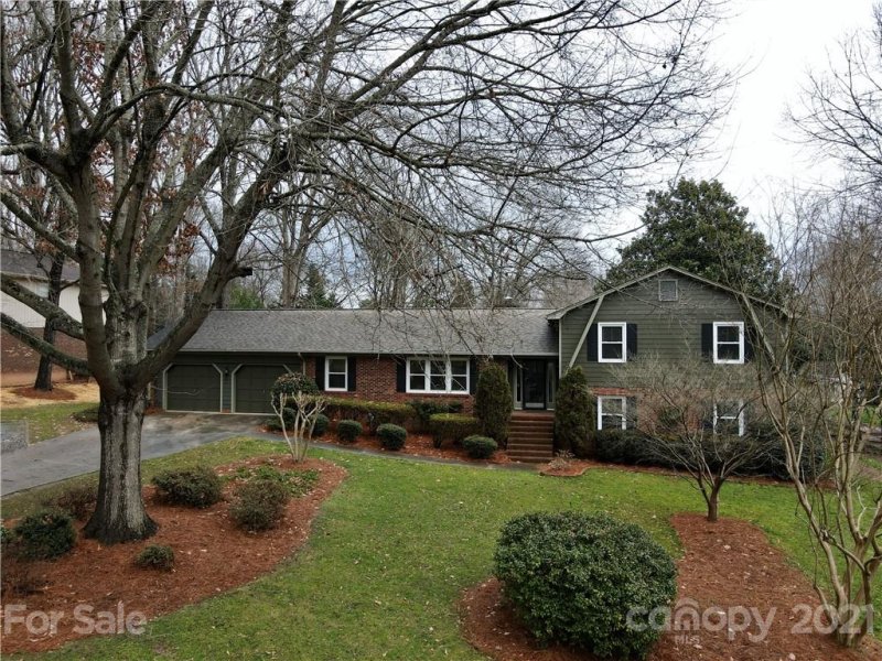 Property image 3 at 2414 Woodleigh Drive, Gastonia, NC 28056