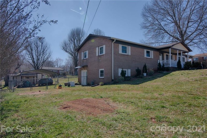 Property image 3 at 1123 Shannon Drive, Newton, NC 28658