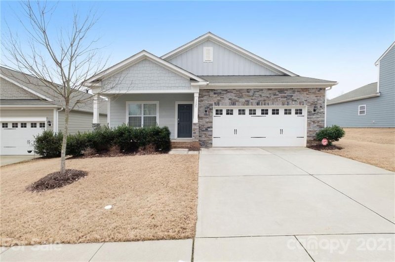 1525 Spring Blossom Trail