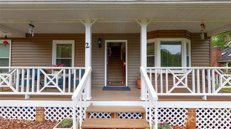 Property image 2 at 2 Marlwood Court, Asheville, NC 28804