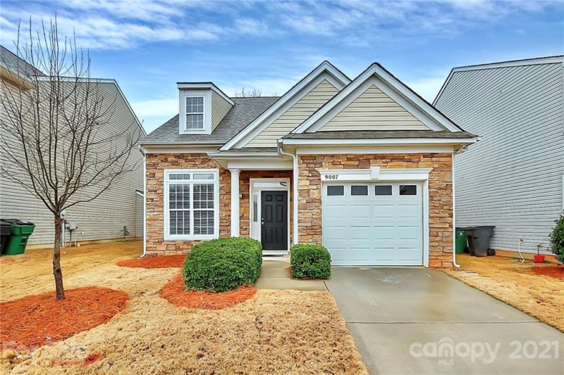 Property image 2 at 9007 Holland Park Lane, Charlotte, NC 28277