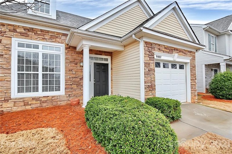 Property image 3 at 9007 Holland Park Lane, Charlotte, NC 28277