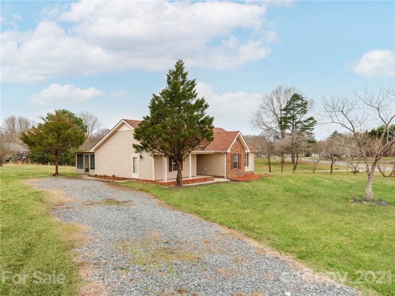 Property image 3 at 5216 Willow Run Drive, Monroe, NC 28110