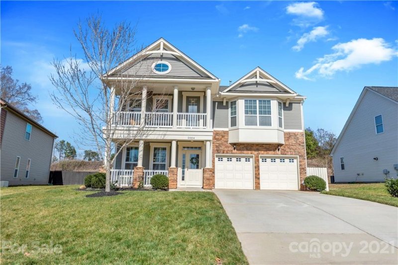 2004 Wade Hampton Circle