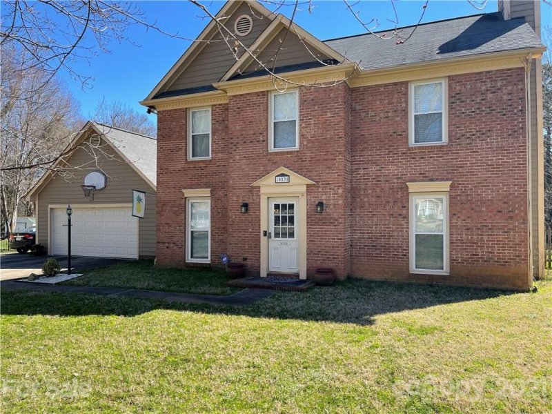 10535 Queensmead Circle