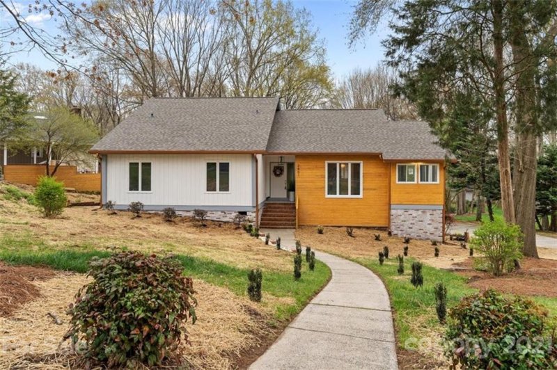 Property image 3 at 2401 Fernbank Drive, Charlotte, NC 28226