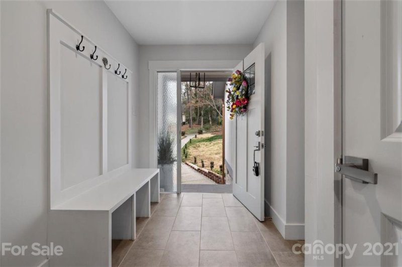 Property image 4 at 2401 Fernbank Drive, Charlotte, NC 28226