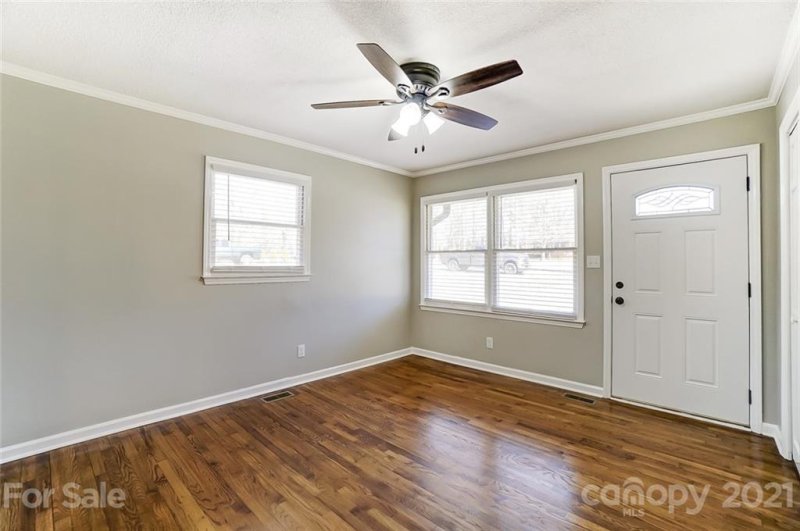 Property image 5 at 213 Point Circle, Belmont, NC 28012