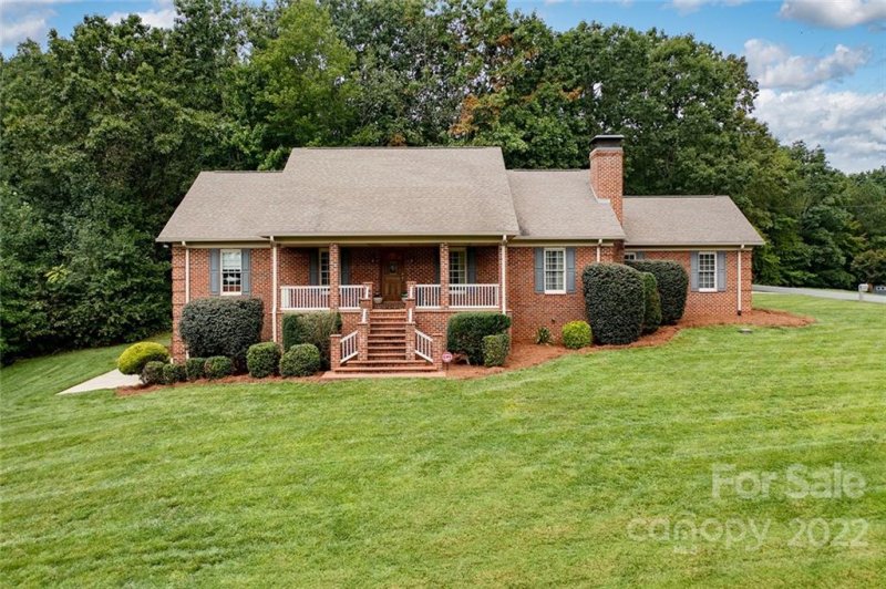 6315 Mountainside Drive