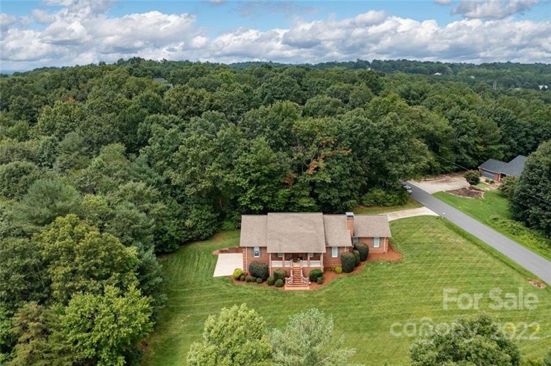 Property image 4 at 6315 Mountainside Drive, Hickory, NC 28601