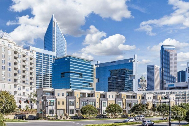 909 Camden Grandview Road