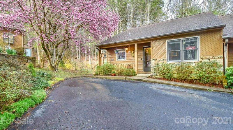 Property image 2 at 28 Sagebrush Circle, Etowah, NC 28729