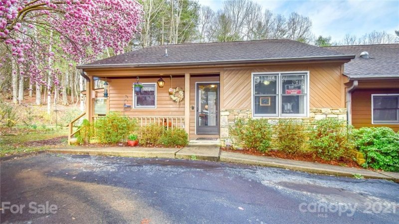 Property image 3 at 28 Sagebrush Circle, Etowah, NC 28729