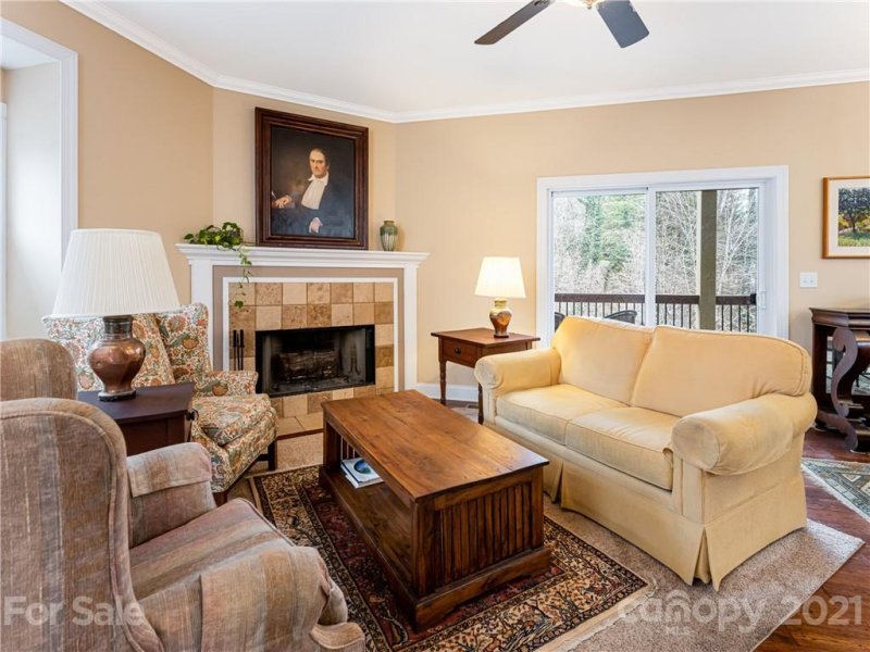 Property image 4 at 74 Westover Drive, Asheville, NC 28801