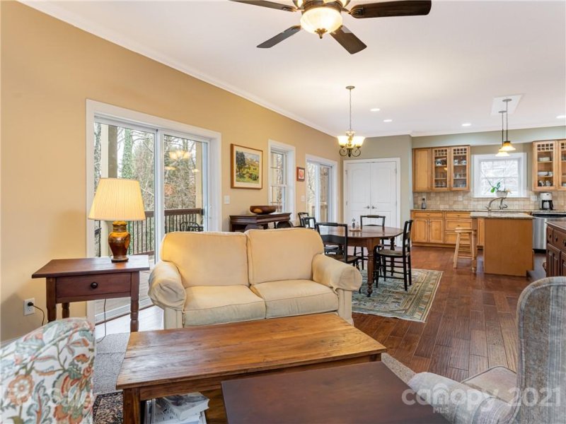 Property image 5 at 74 Westover Drive, Asheville, NC 28801