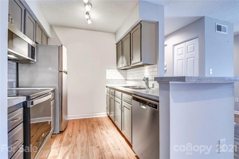 Property image 2 at 8123 Tremaine Court, Charlotte, NC 28227