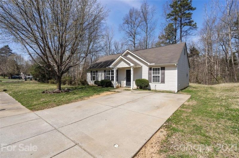 Property image 2 at 5716 Stone Bluff Court, Charlotte, NC 28214