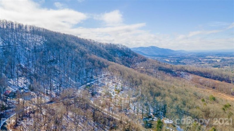 Property image 4 at 3294 Stones Throw Drive, Valdese, NC 28690