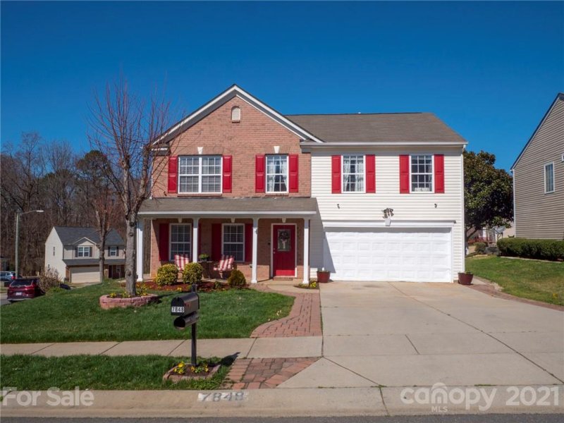 Property image 2 at 7848 Rabbits Foot Lane, Charlotte, NC 28217