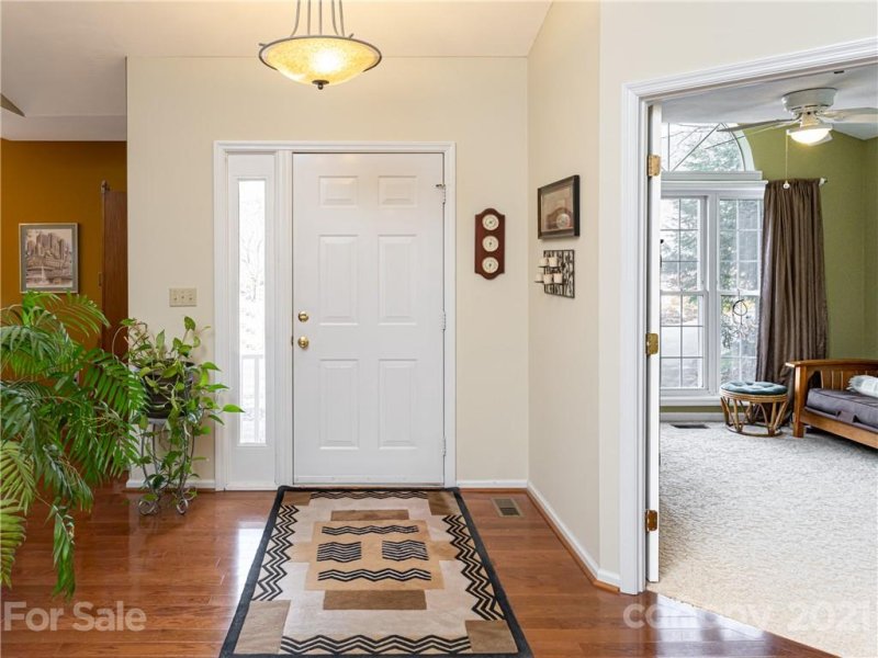 Property image 2 at 18 Clubhouse Court, Asheville, NC 28803