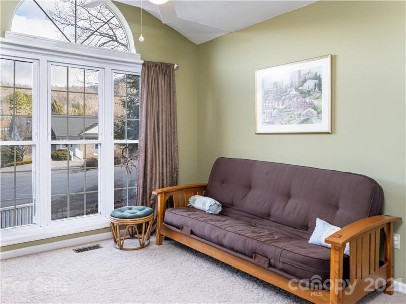 Property image 3 at 18 Clubhouse Court, Asheville, NC 28803