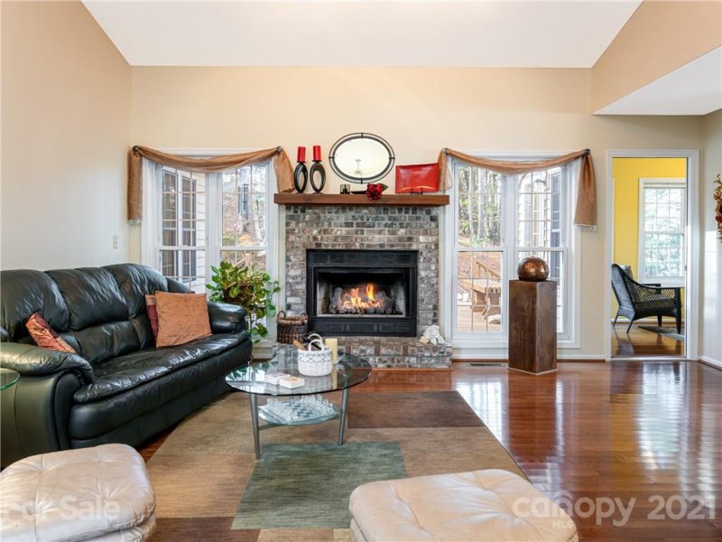 Property image 5 at 18 Clubhouse Court, Asheville, NC 28803