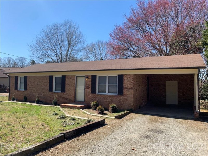 Property image 2 at 3217 28th Street, Hickory, NC 28601