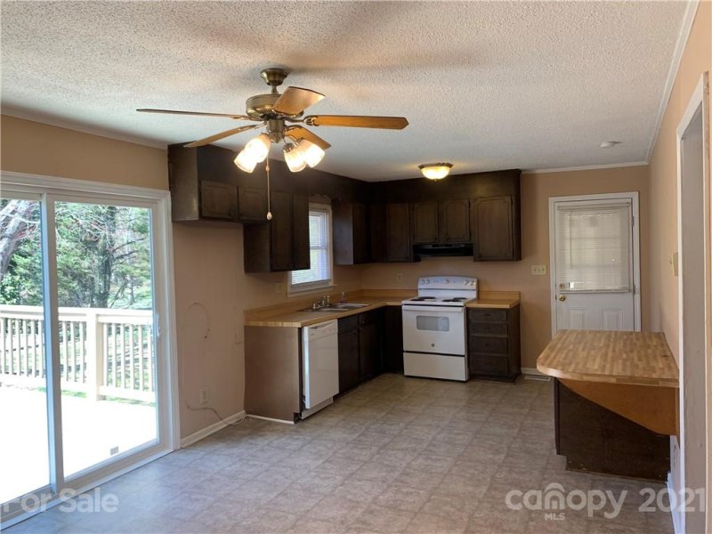 Property image 3 at 3217 28th Street, Hickory, NC 28601