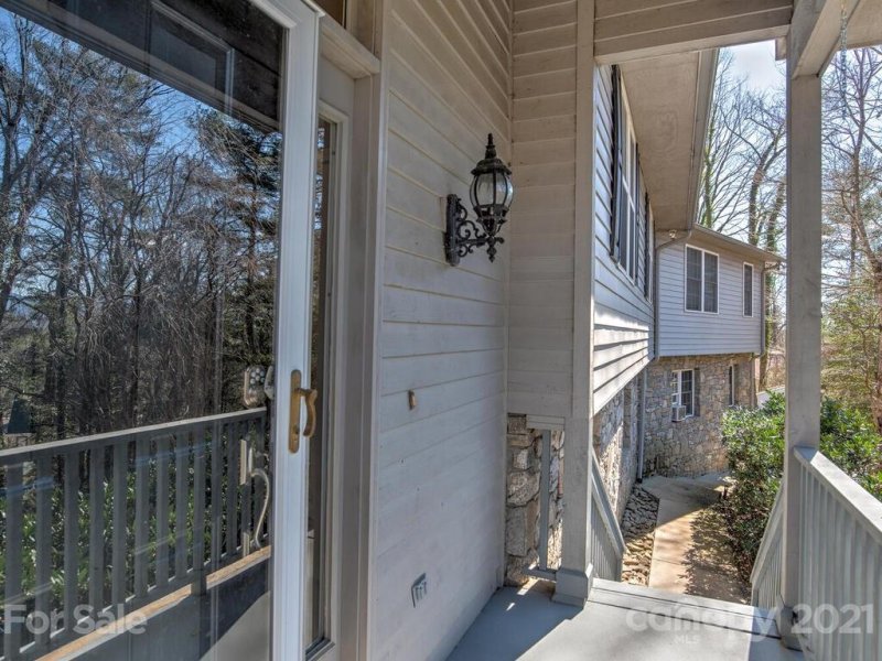 Property image 2 at 20 Pebblebrook Lane, Asheville, NC 28803