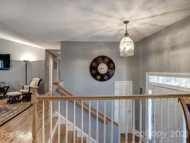 Property image 3 at 20 Pebblebrook Lane, Asheville, NC 28803