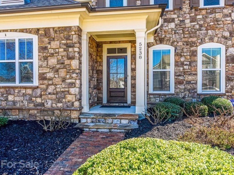 Property image 2 at 5238 Irving Drive, Charlotte, NC 28216