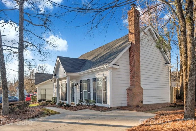 Property image 3 at 5918 Bayswater Lane, Charlotte, NC 28212